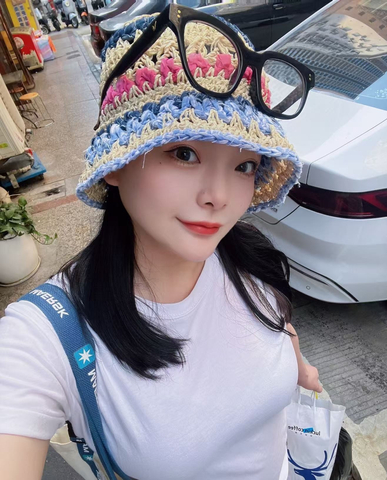 肤白虎牙妹文文
