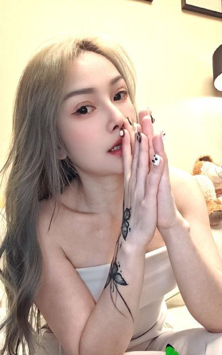 蛇吻御姐南城晓晓