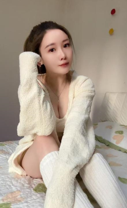 轻熟大胸泡芙姐