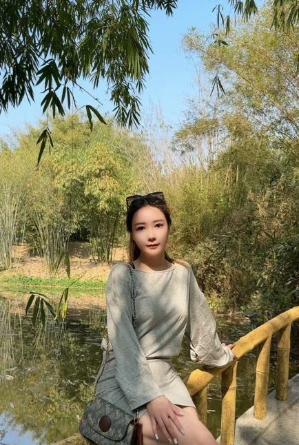 轻熟大胸泡芙姐