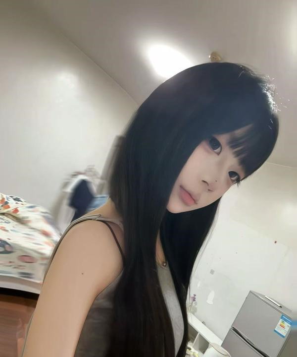小巧玲珑型三点粉嫩妹