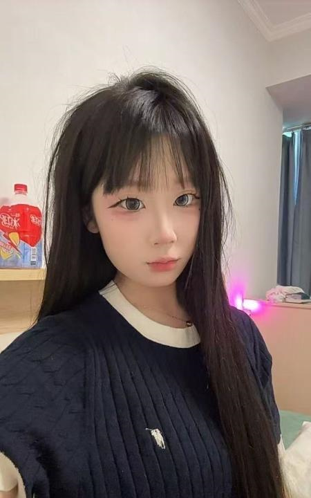 小巧玲珑型三点粉嫩妹