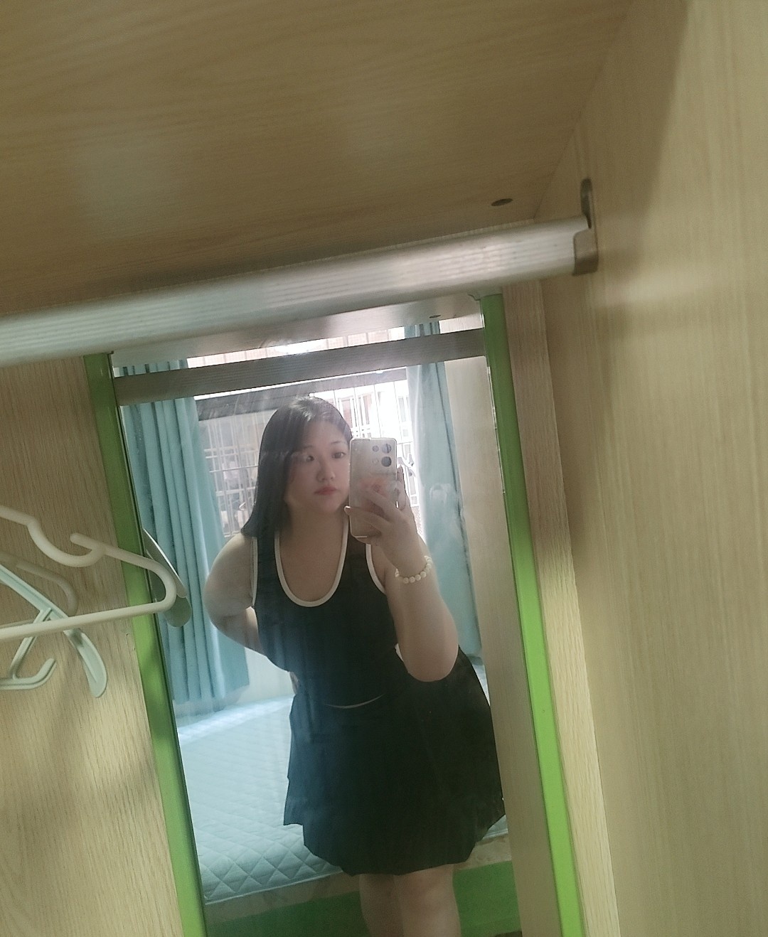丰满大胸妹子