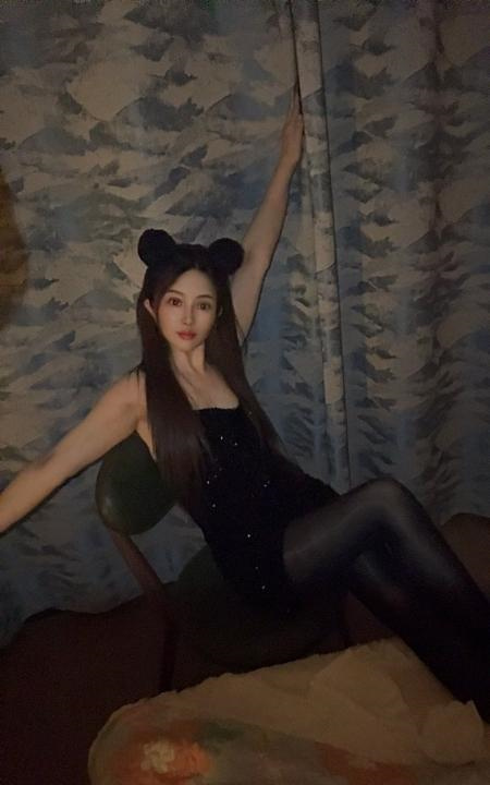 上城美腿翘臀浪骚货