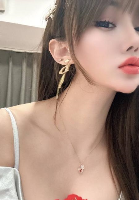 天河瑶妹毒龙很爽