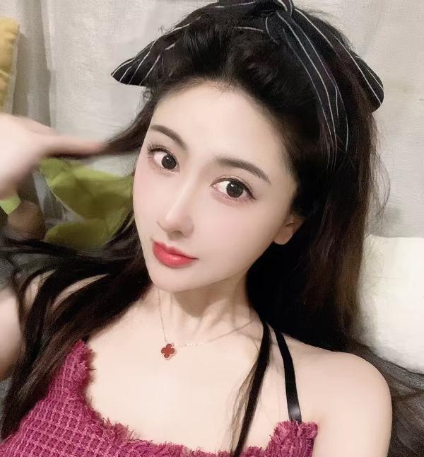 颜值美女小圣代