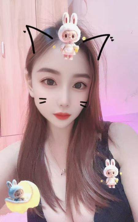 练瑜伽小姐姐