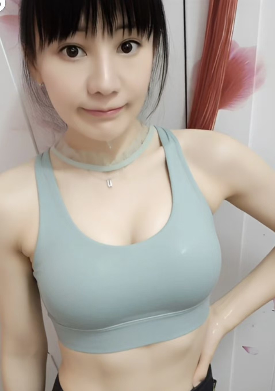 大奶瑜伽老师玲玲