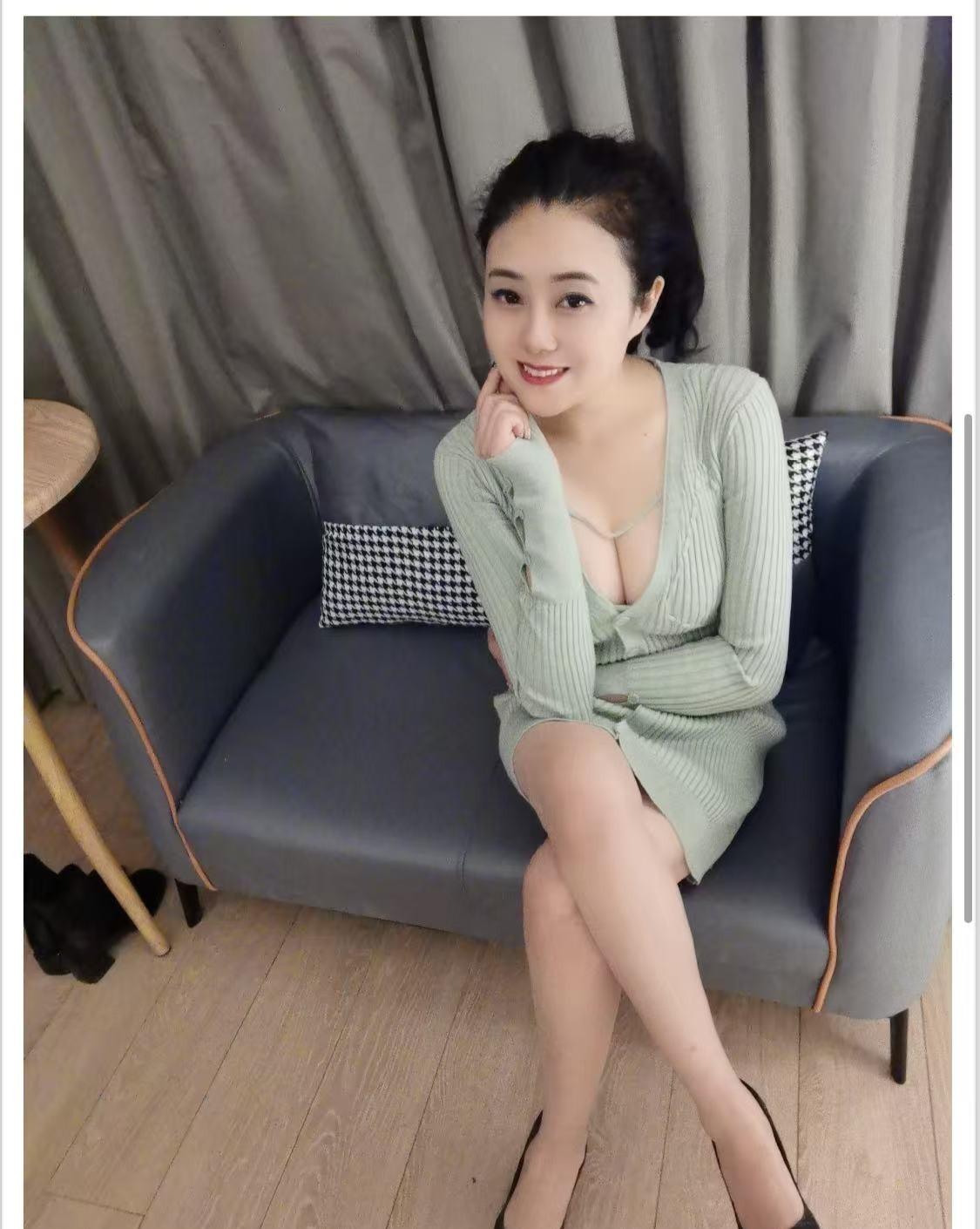 D奶美少妇小艺