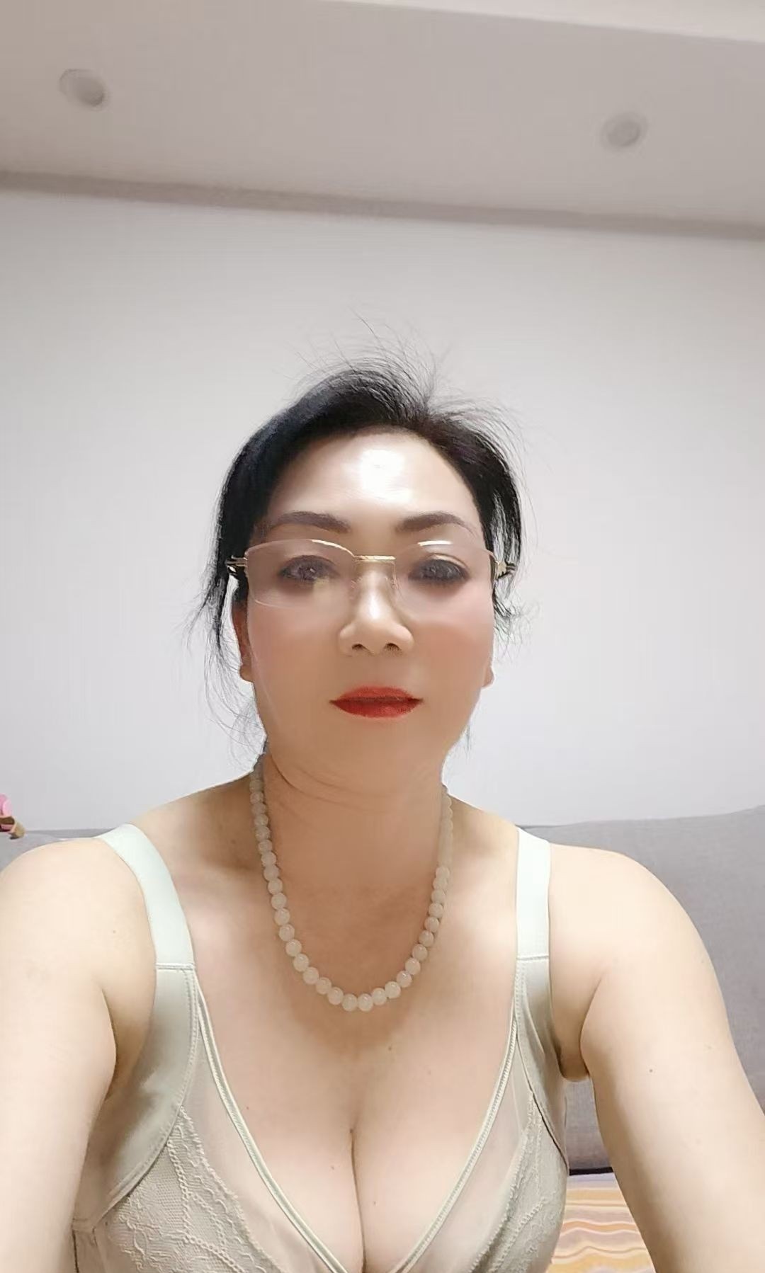 姐姐风韵犹存韵味十足