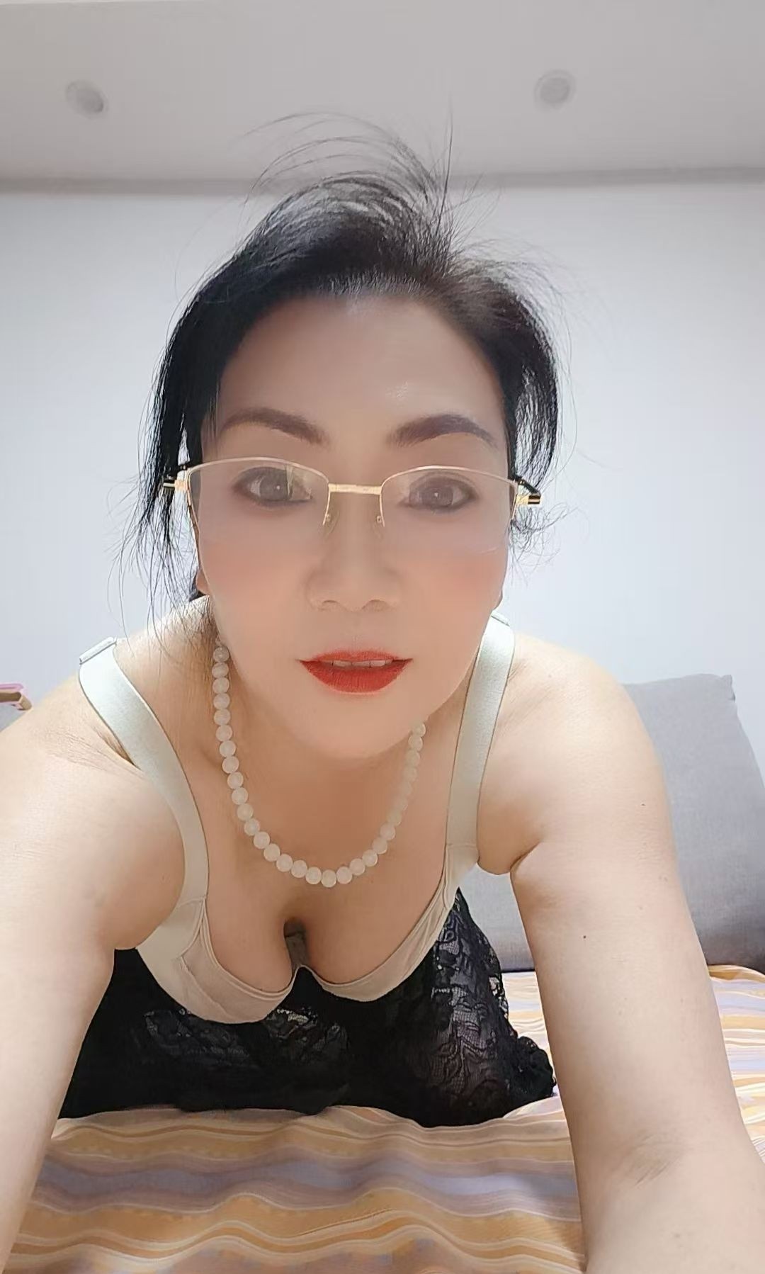 姐姐风韵犹存韵味十足