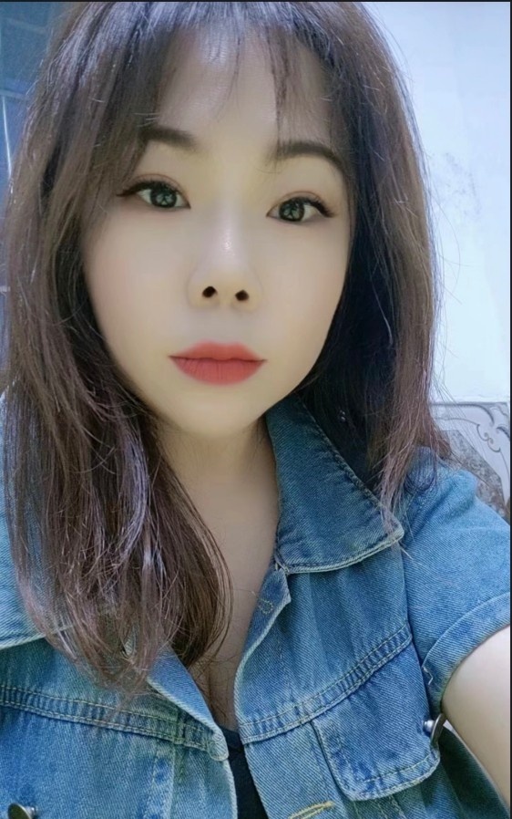 胸大腿长少妇