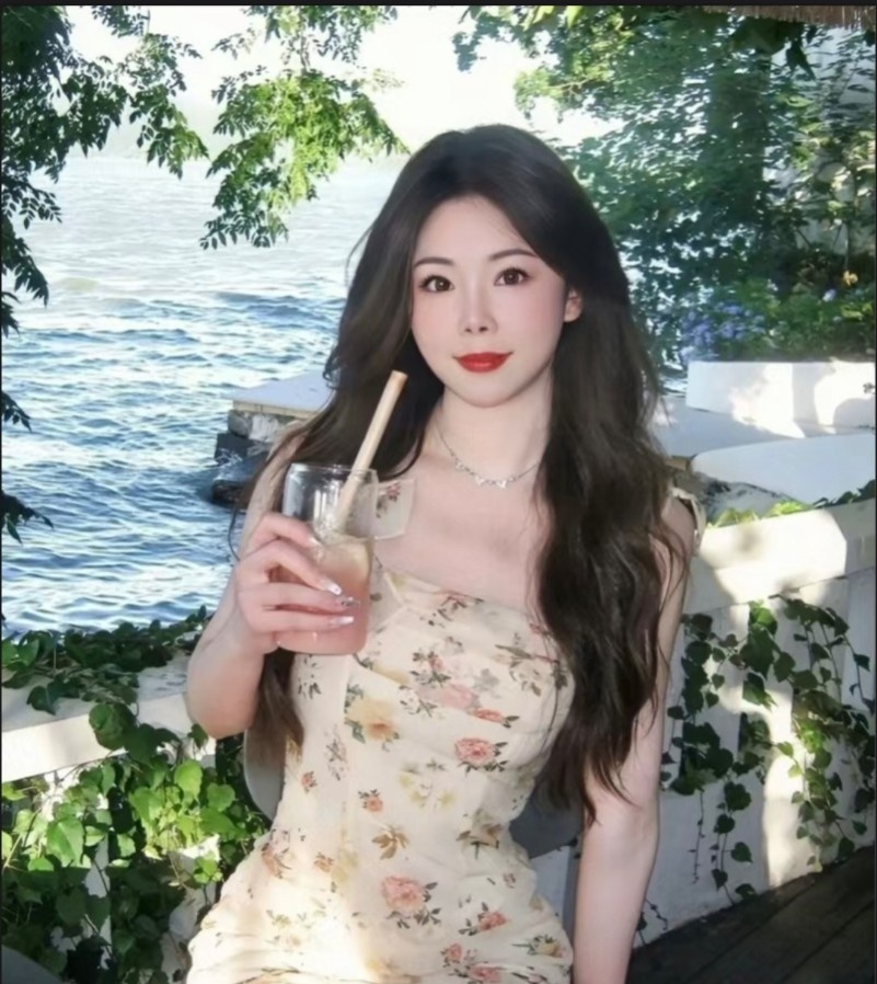 胸大腿长少妇
