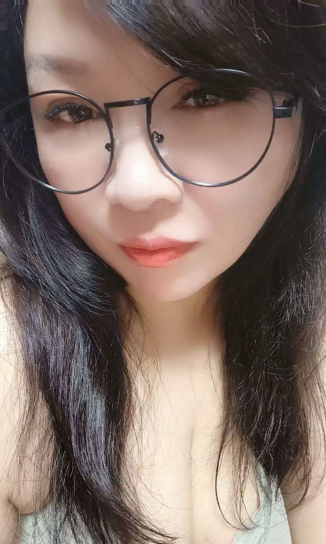 主打角色扮演的迷人姐姐