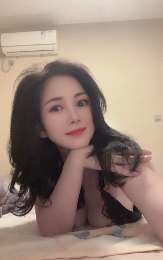 巨乳熟女