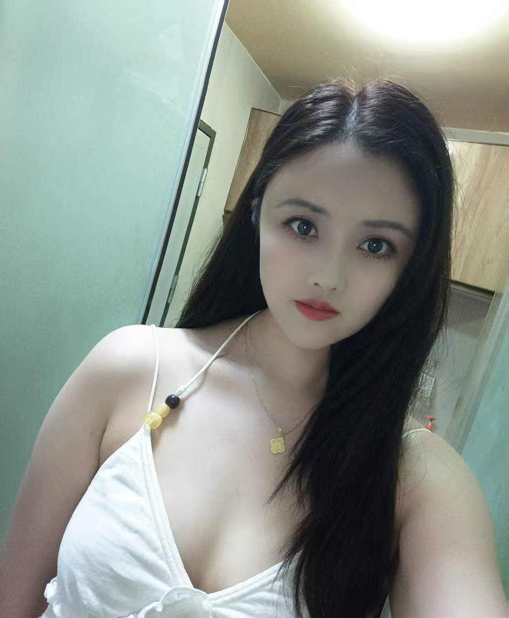 服务系女友李一桐