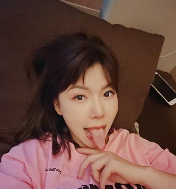 西山长舌少妇