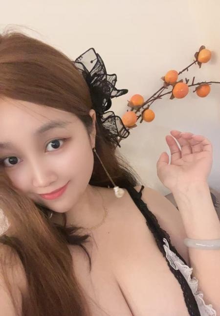 童颜巨乳御姐允儿