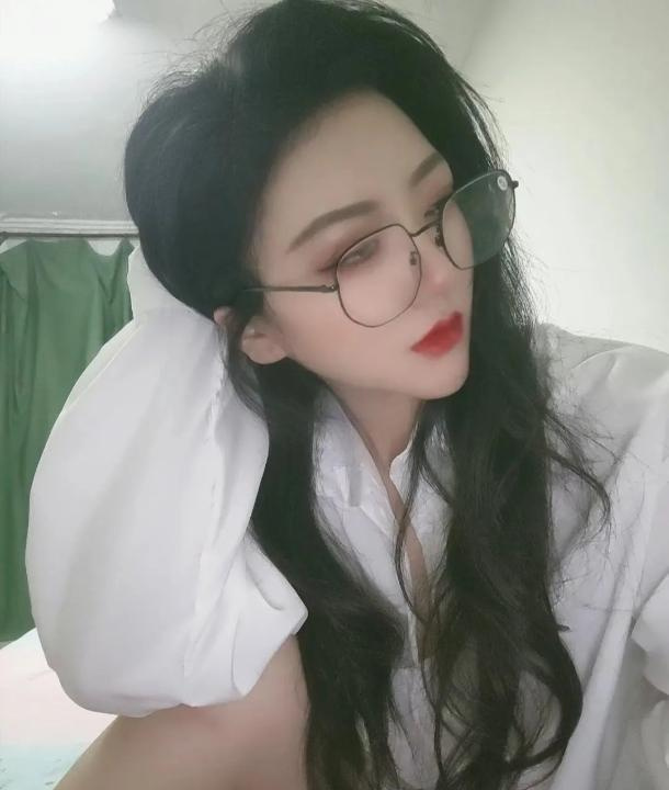 雨花干净制服少妇