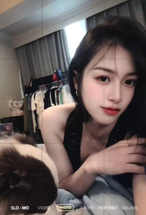 短发气质御姐