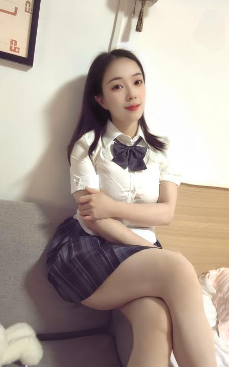 蜜桃翘臀李KK
