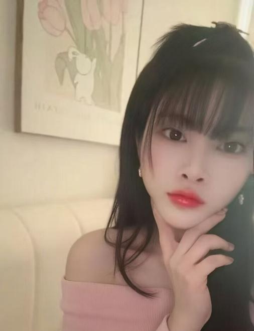 三里街小美女可欣
