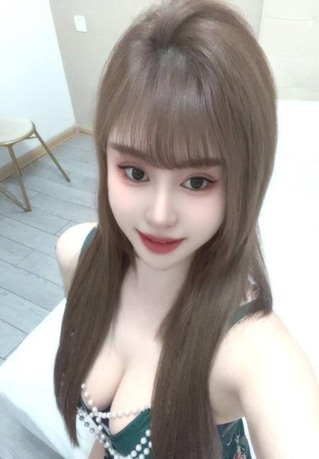 美乳大奶莎莎老师