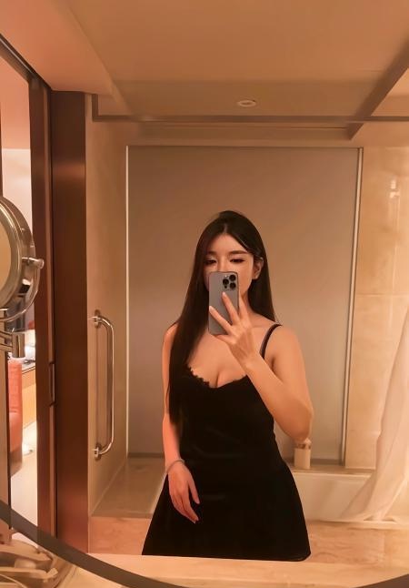 长腿大胸情趣妹子