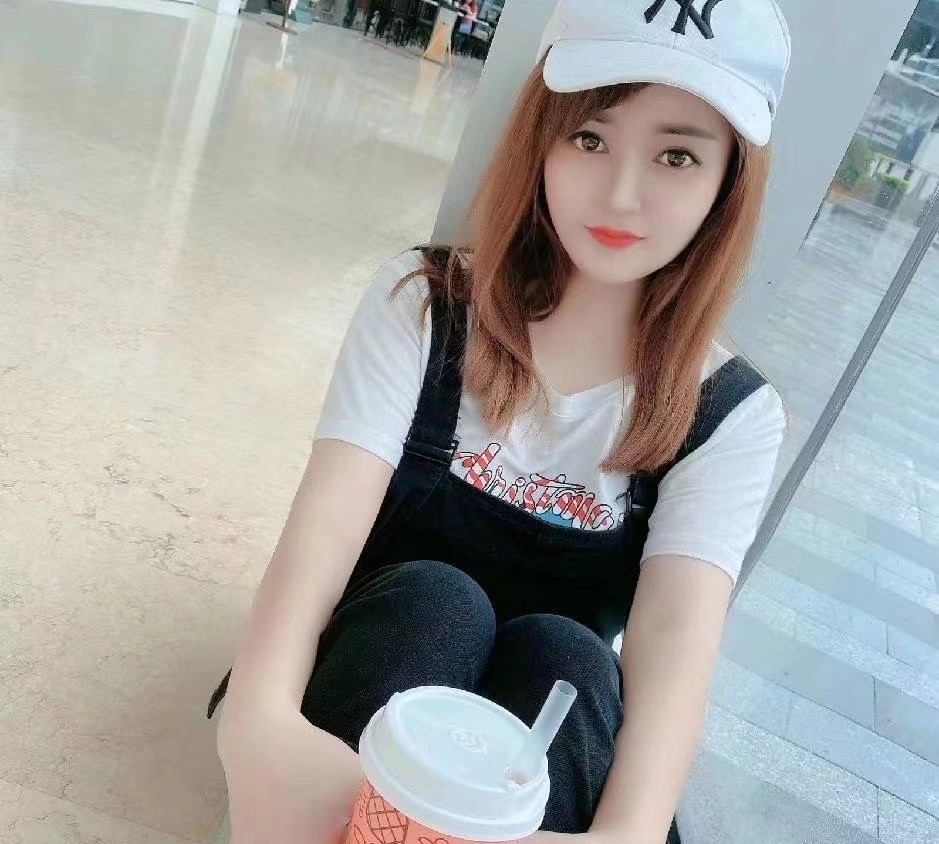 大奶燕子老师