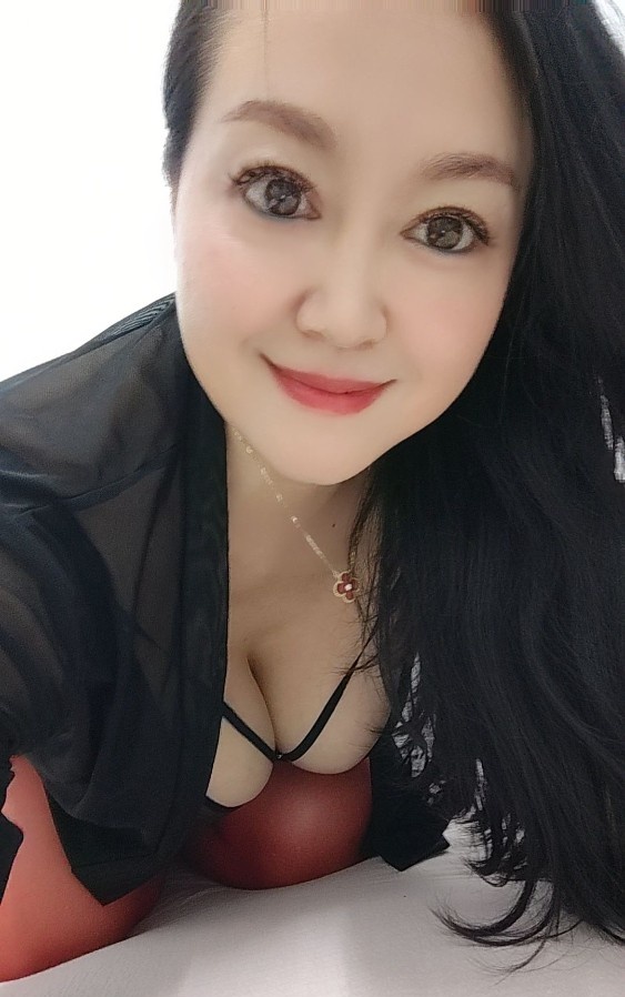 罗湖木瓜奶容易高潮少妇