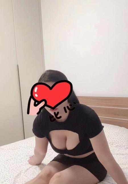 大胸少妇燕