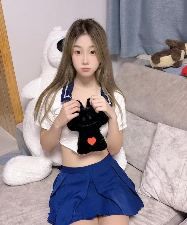08高颜值好身材妹妹