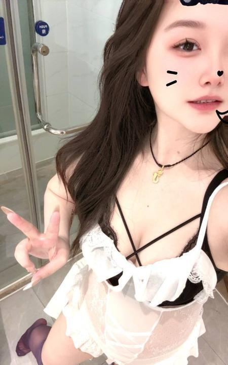 制服大奶媛媛老师