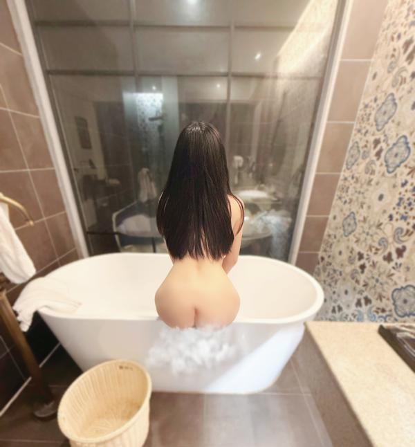 浴室激情啪朵酱