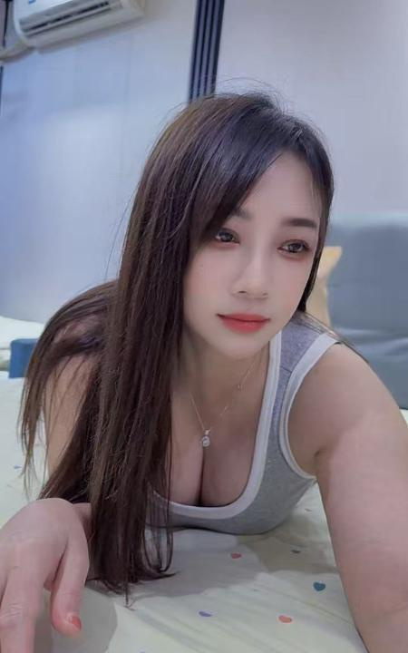 白云美臀美少妇