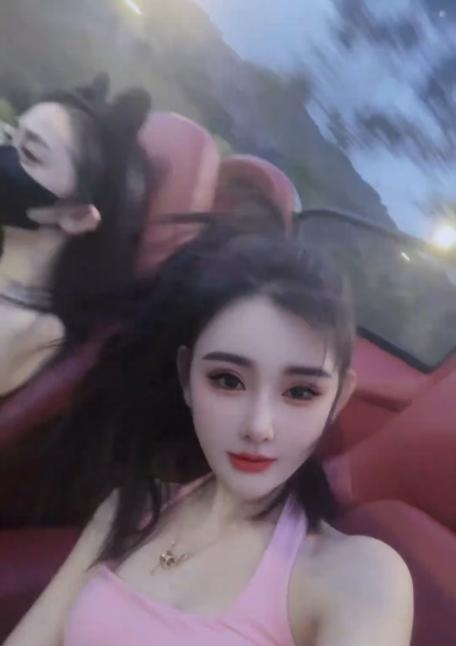 瘦高老师苏小小