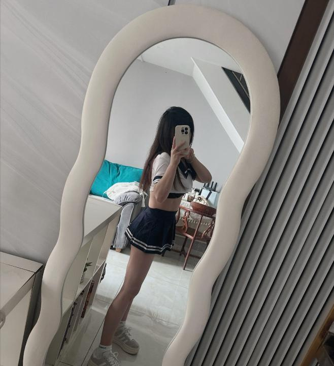 大眼酥胸萌妹纸泄火