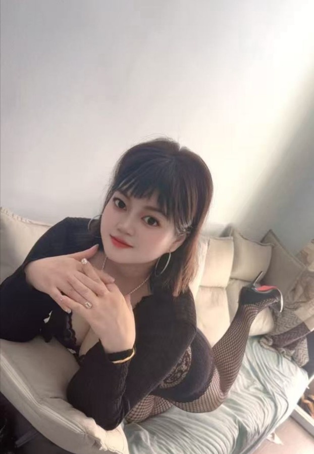 丰腴小少妇