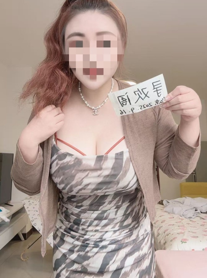 双井巨乳妹F杯南汐