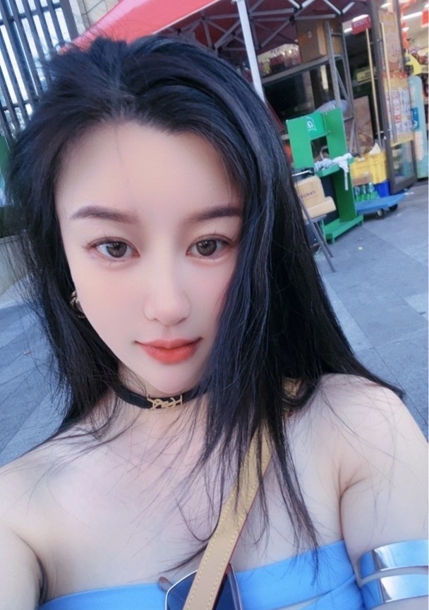 一字马爱爱清纯大奶细腰的小可欣