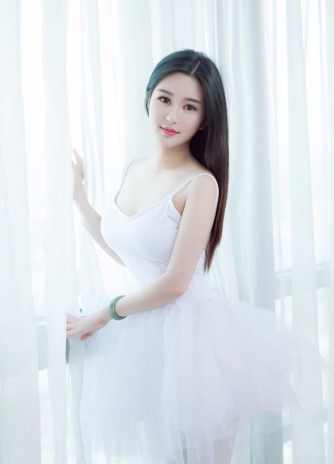 一字马爱爱清纯大奶细腰的小可欣