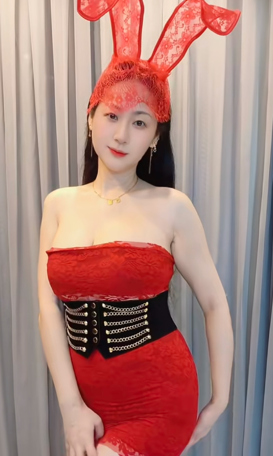 女仆诱惑的小尺姐姐