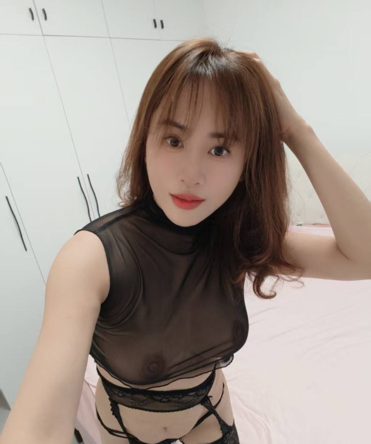 性感大奶田田