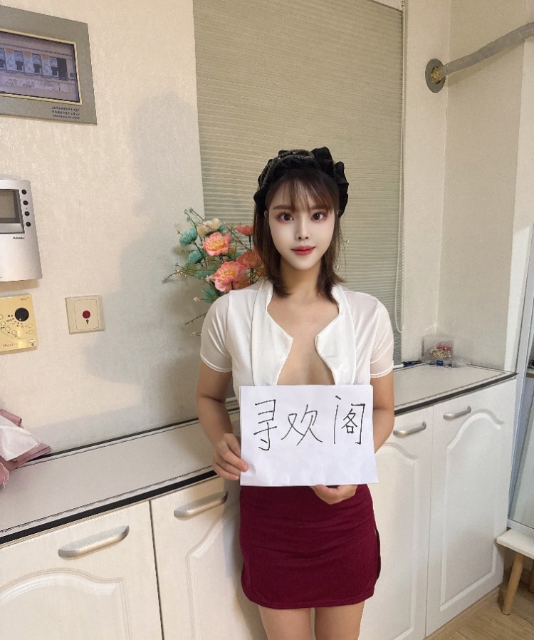 闵行性感制服小美女