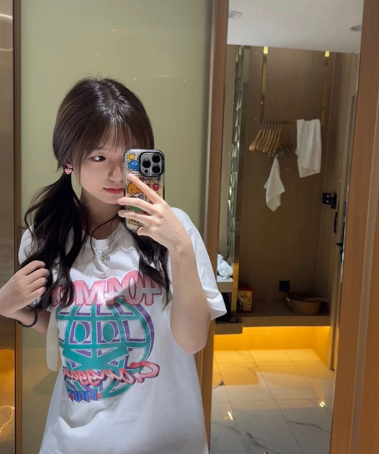 童颜美乳颜可