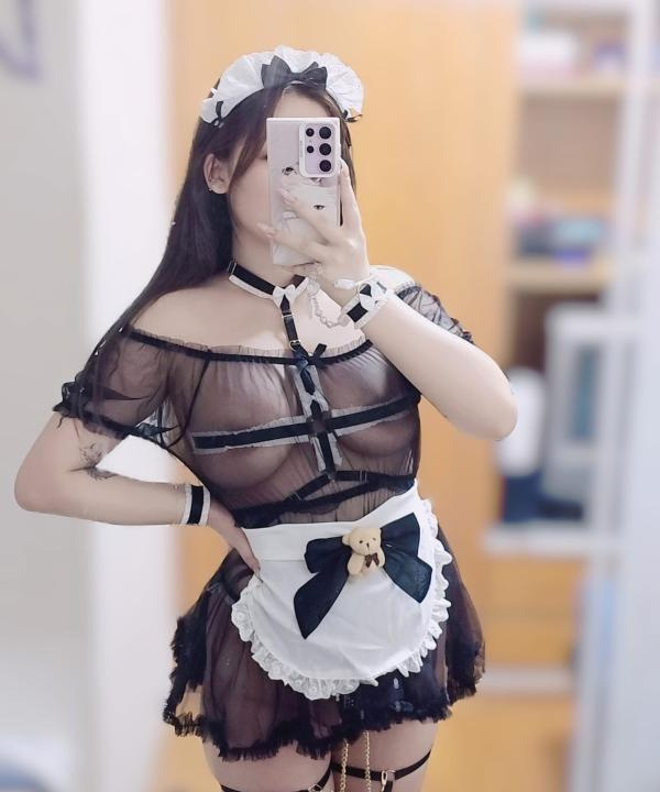 有制服的年轻骚女