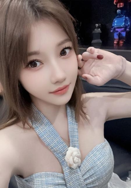 清纯女友翘臀老师