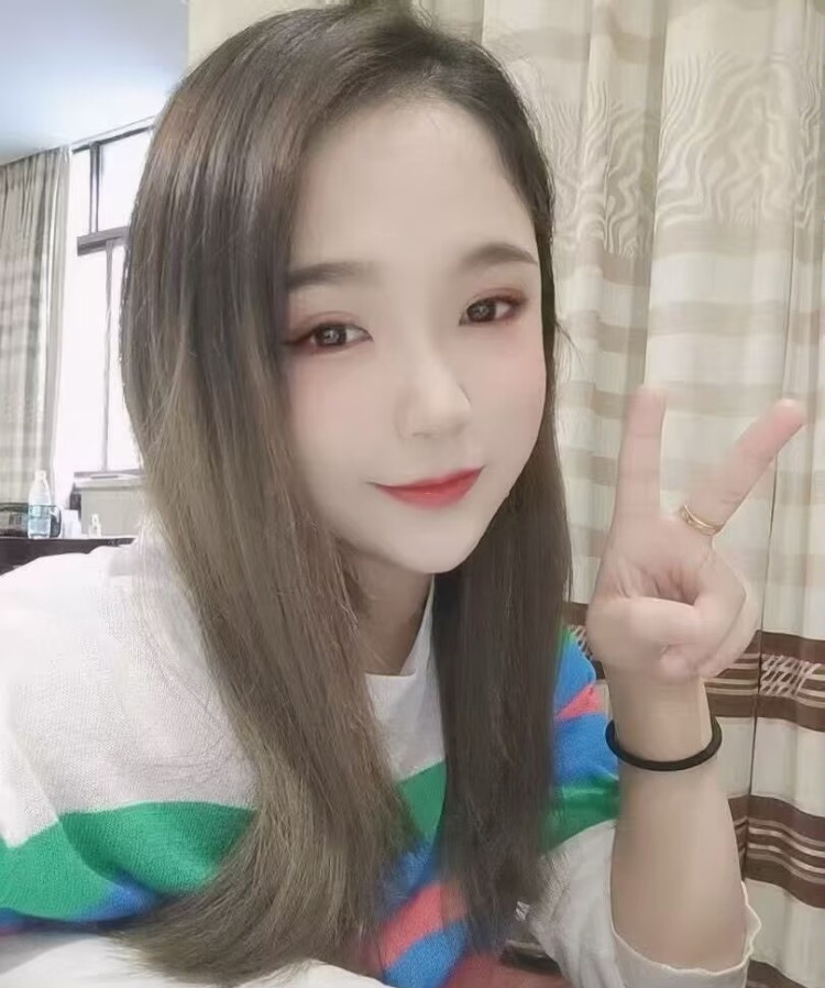 气质丰满多套餐骚妹纸