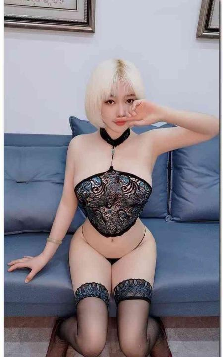 丰满大胸风骚妹子