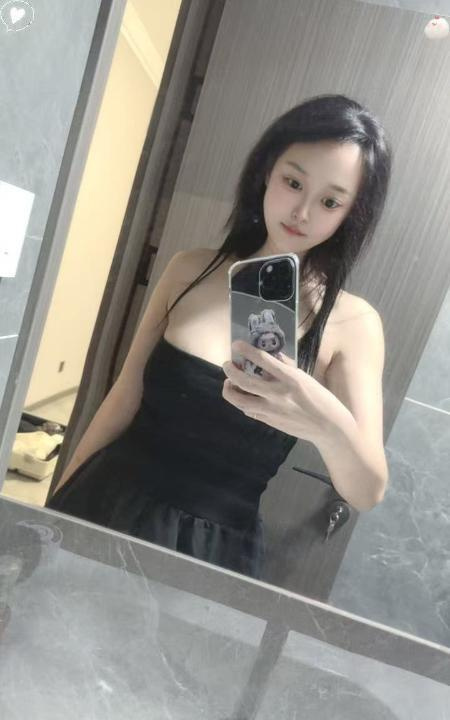 白云雨菲